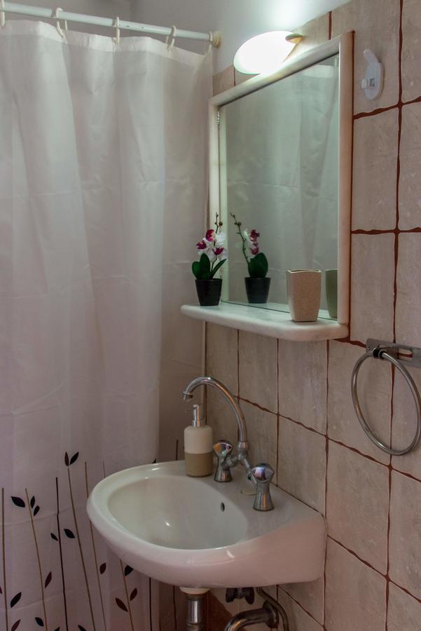Maltezos Rooms Méthana Exteriör bild